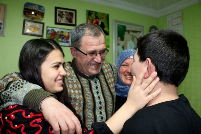 Rüyasında gördü, koruyucu aile olmaya karar verdi